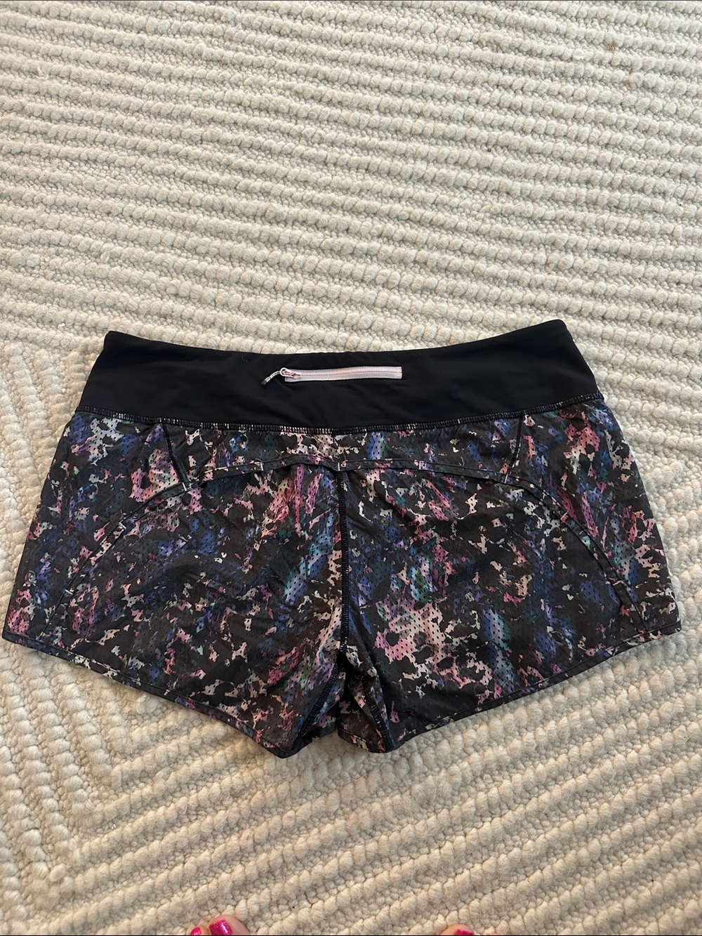 Lululemon Women’s Black Multicolor Printed Athletic Shorts - Picture 3 of 5
